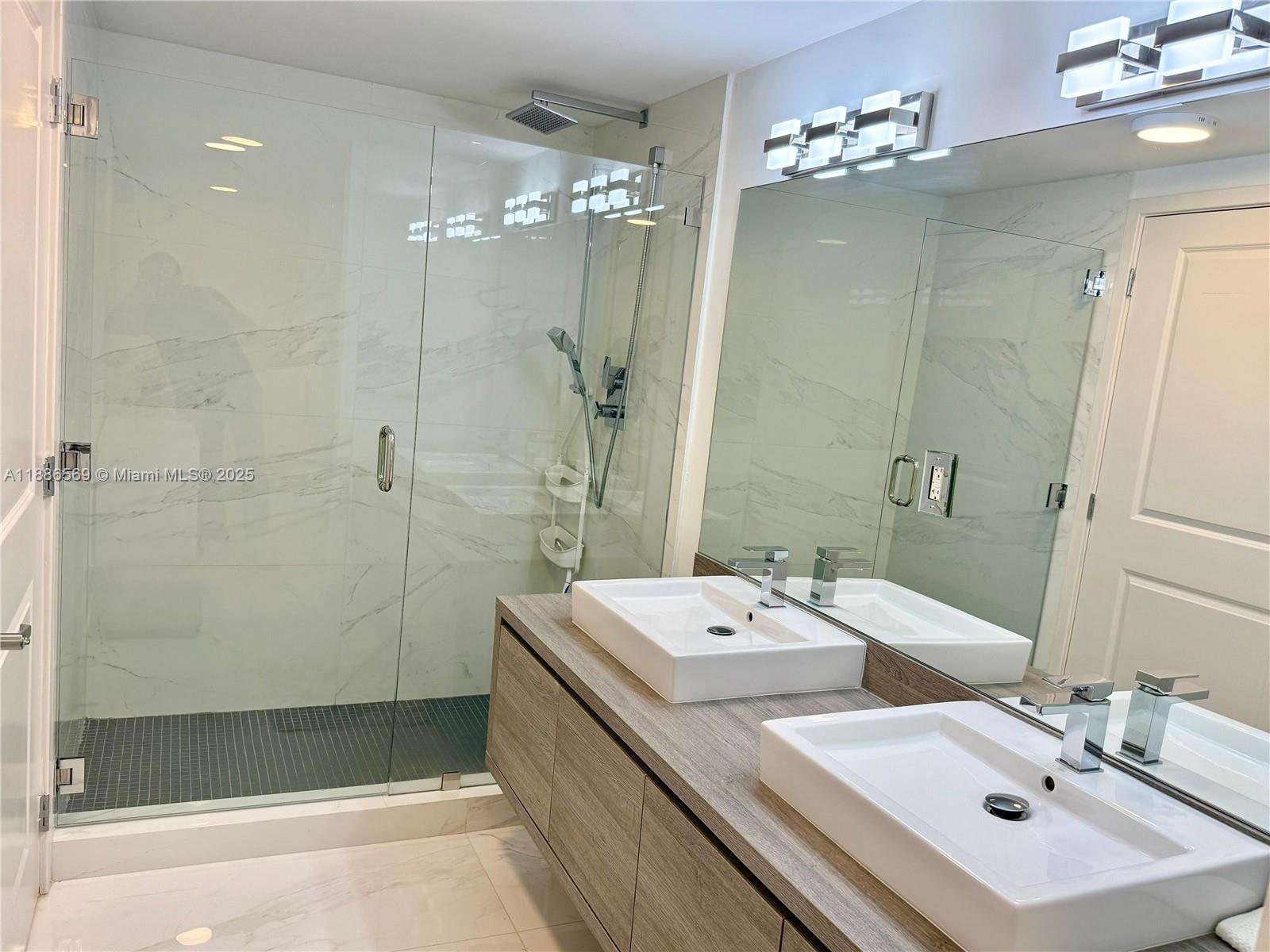 400 SUNNY ISLES CONDO EAS - Residential