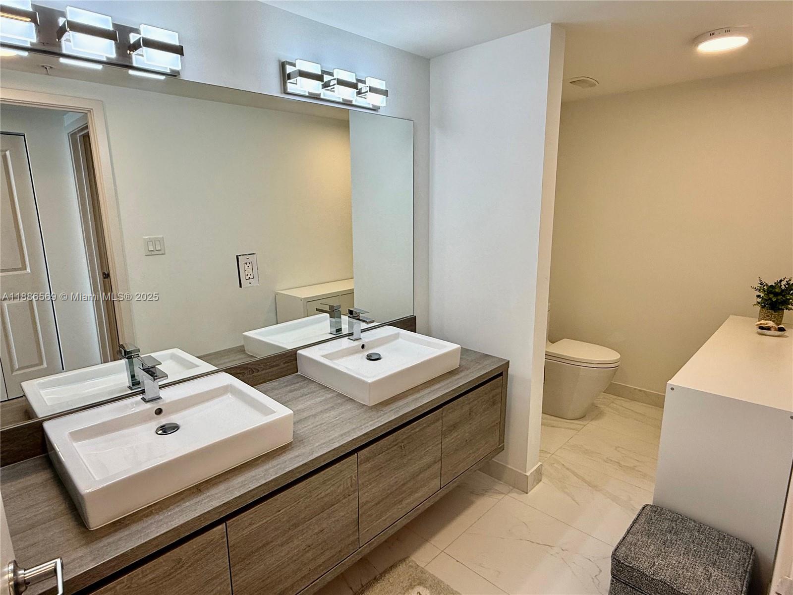 400 SUNNY ISLES CONDO EAS - Residential