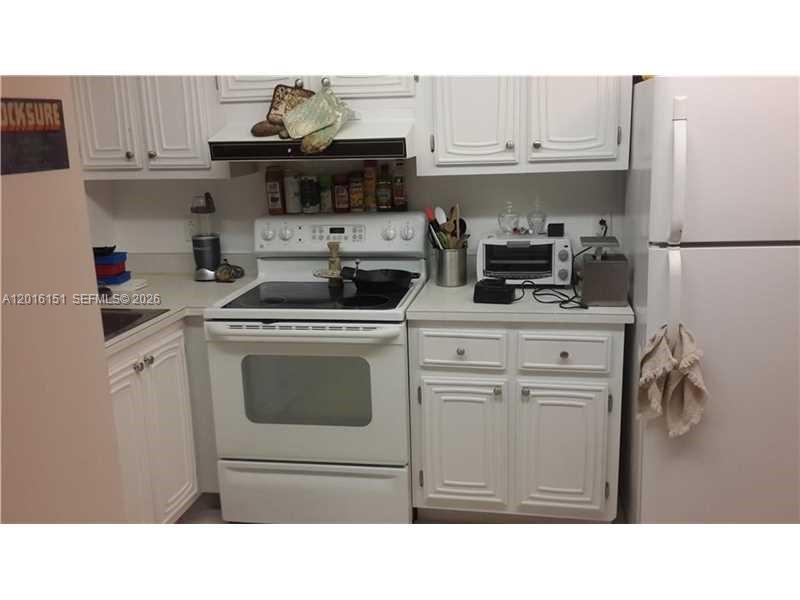 ROYAL PARK CONDO - Residential Lease