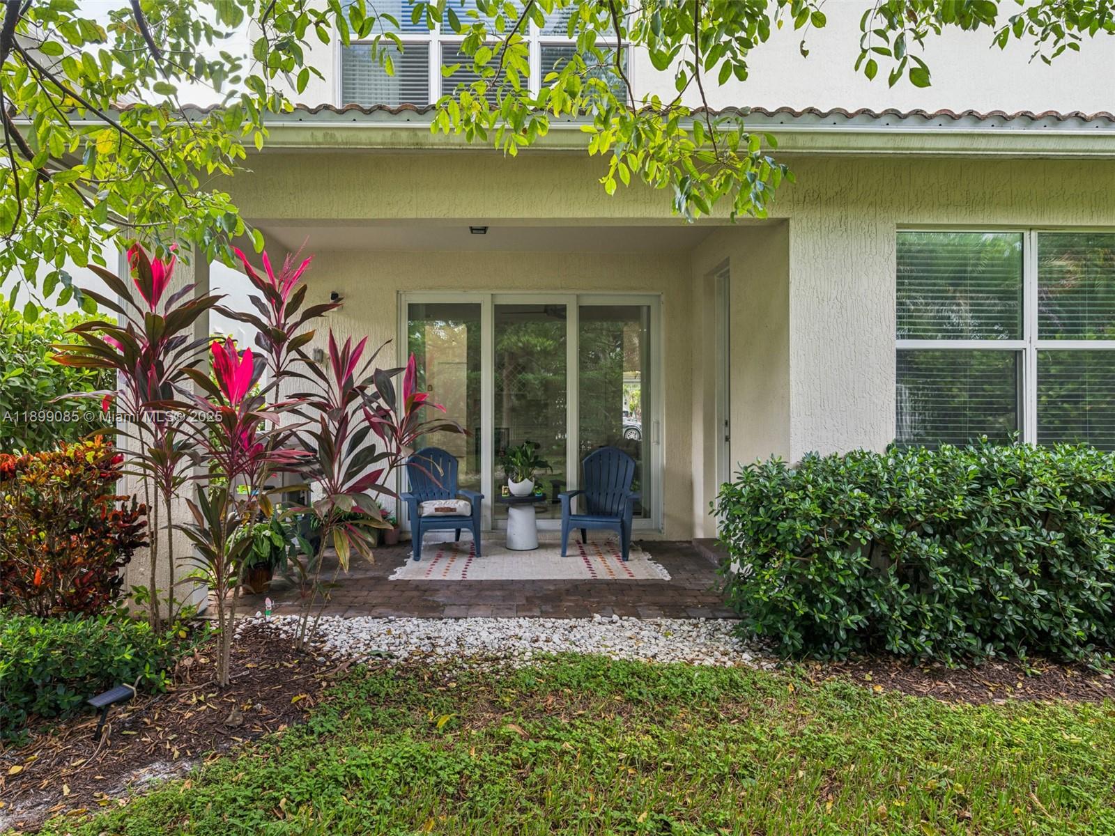 HILLCREST COUNTRY CLUB NO - Residential Lease