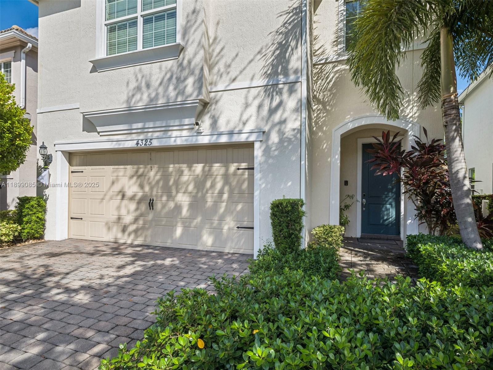 HILLCREST COUNTRY CLUB NO - Residential Lease