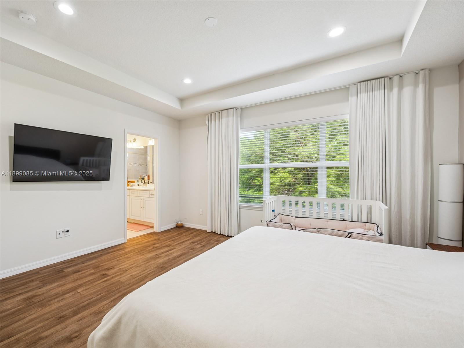 HILLCREST COUNTRY CLUB NO - Residential Lease