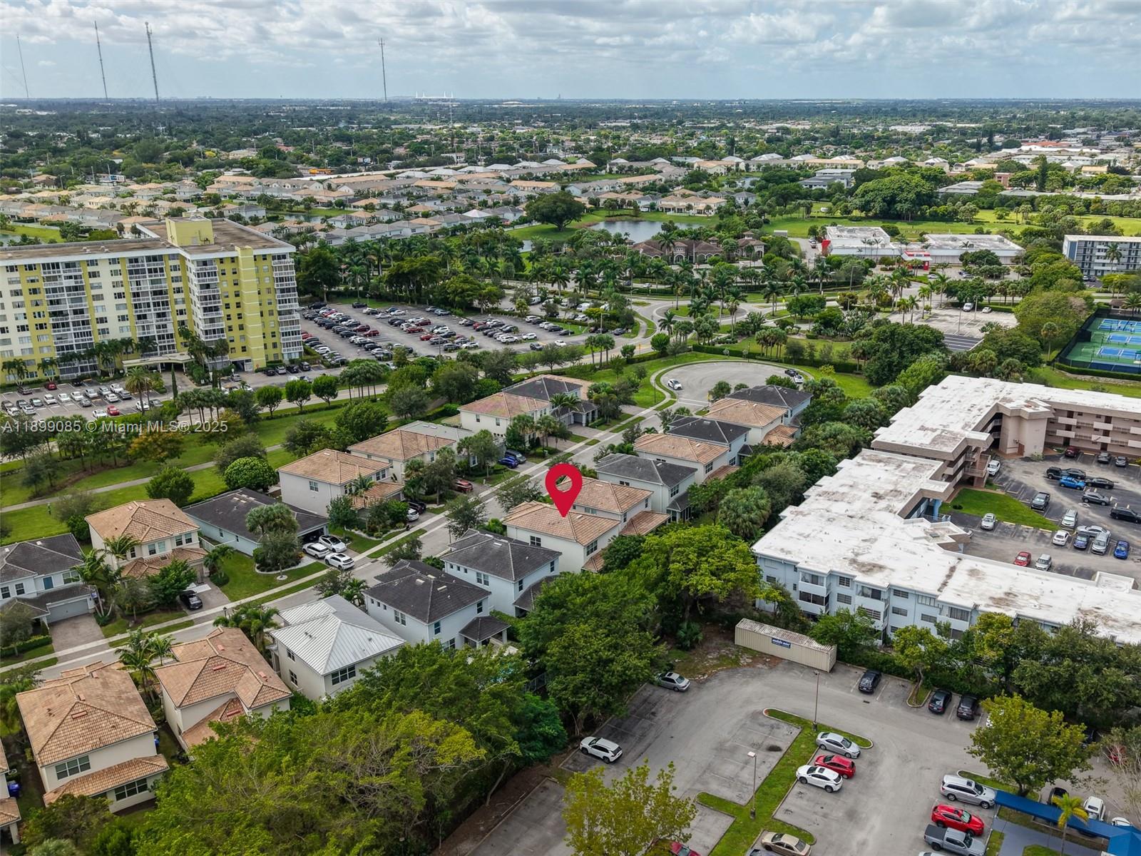 HILLCREST COUNTRY CLUB NO - Residential Lease