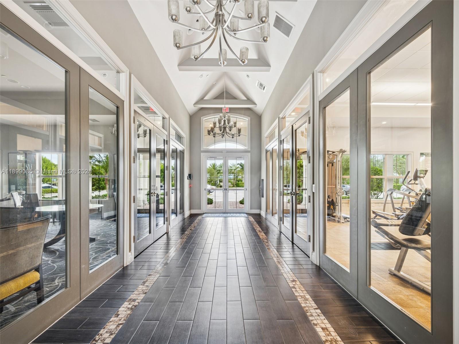 HILLCREST COUNTRY CLUB NO - Residential Lease