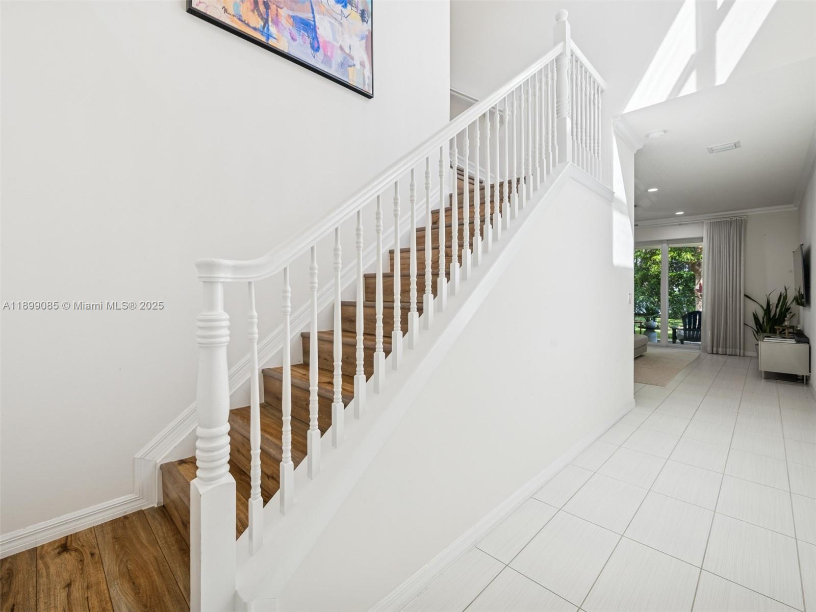 HILLCREST COUNTRY CLUB NO - Residential Lease