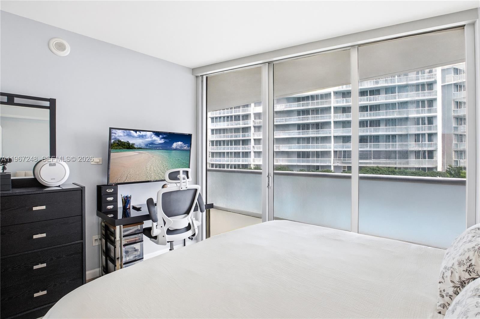 ICON BRICKELL NO TWO COND - Residential
