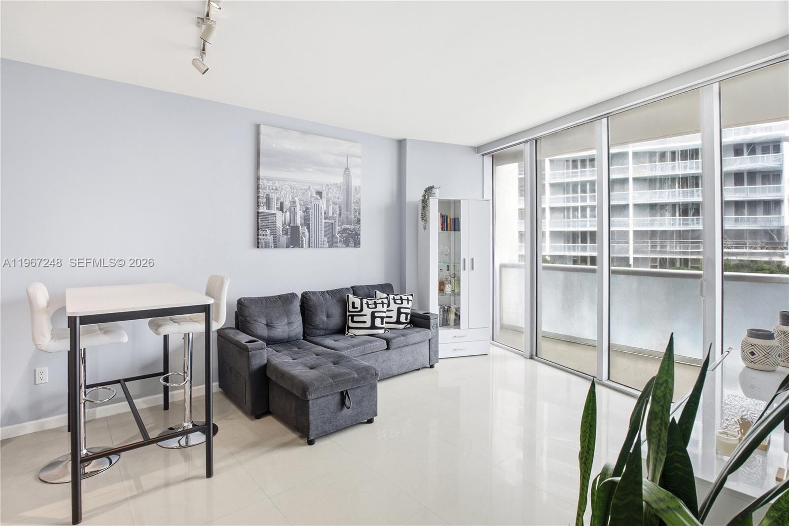 ICON BRICKELL NO TWO COND - Residential