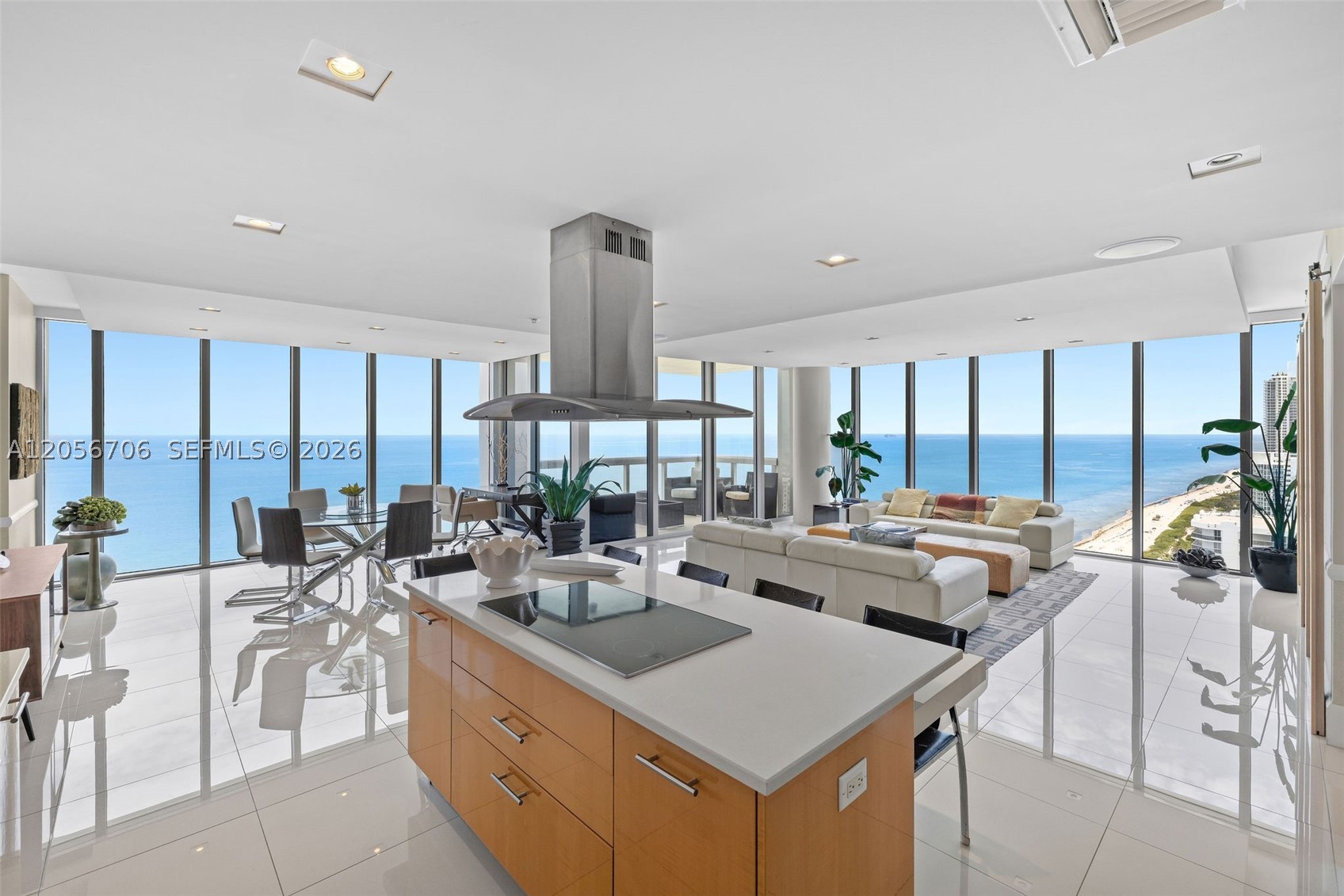 6899 Collins Ave 2708