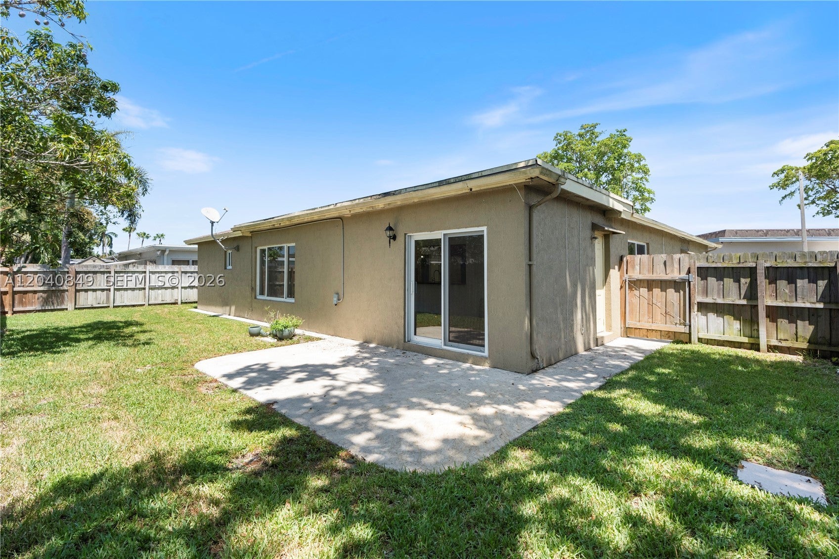 5160 SW 8th St