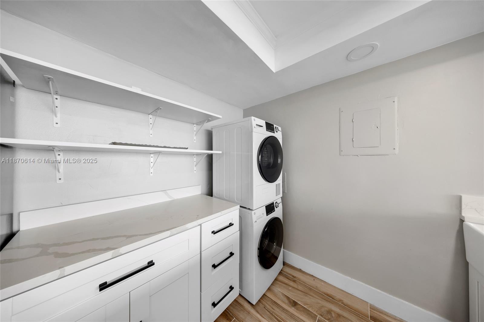 THE GRANDVIEW PALACE COND - Residential