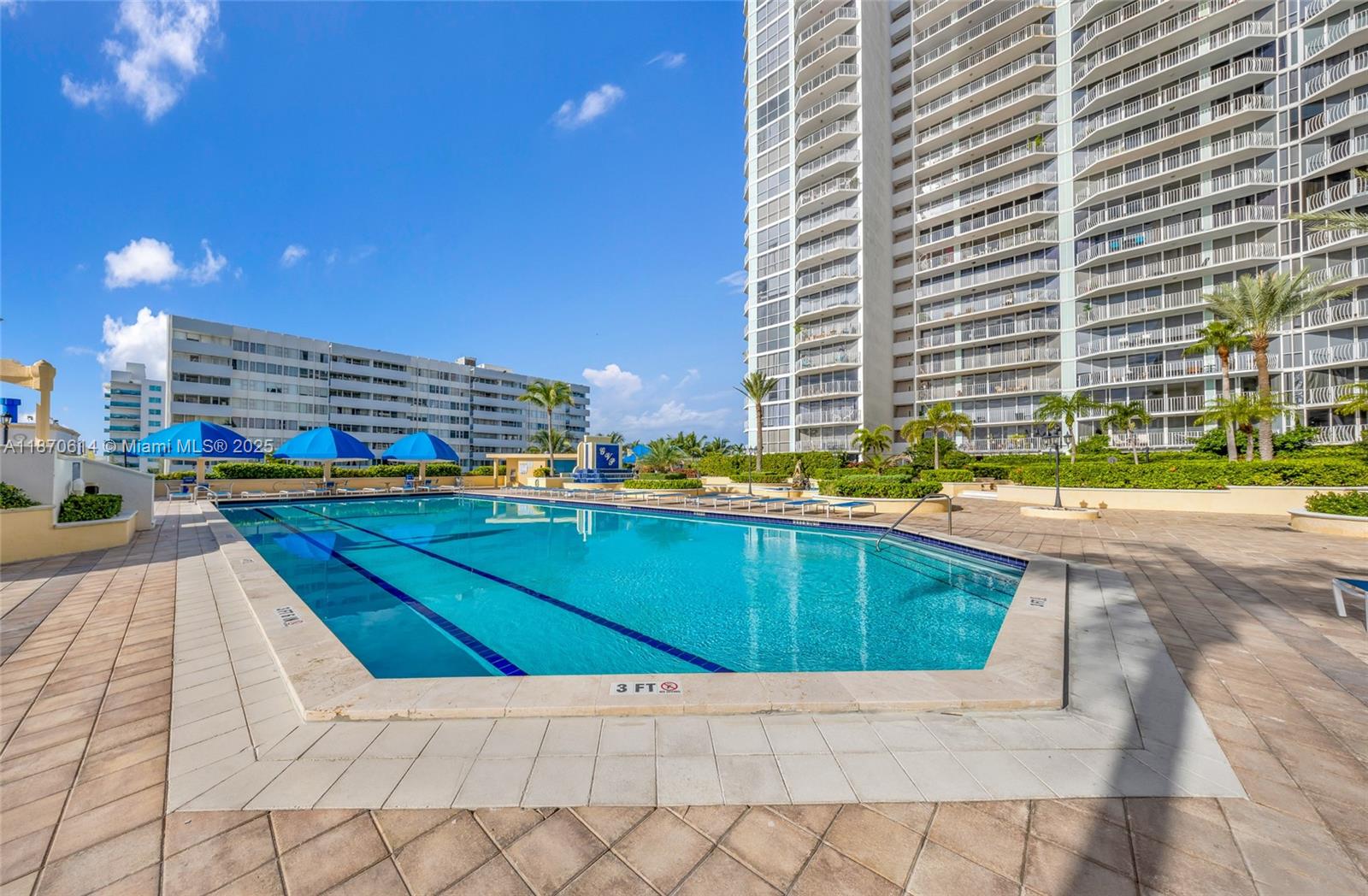 7601 E Treasure Dr 1722