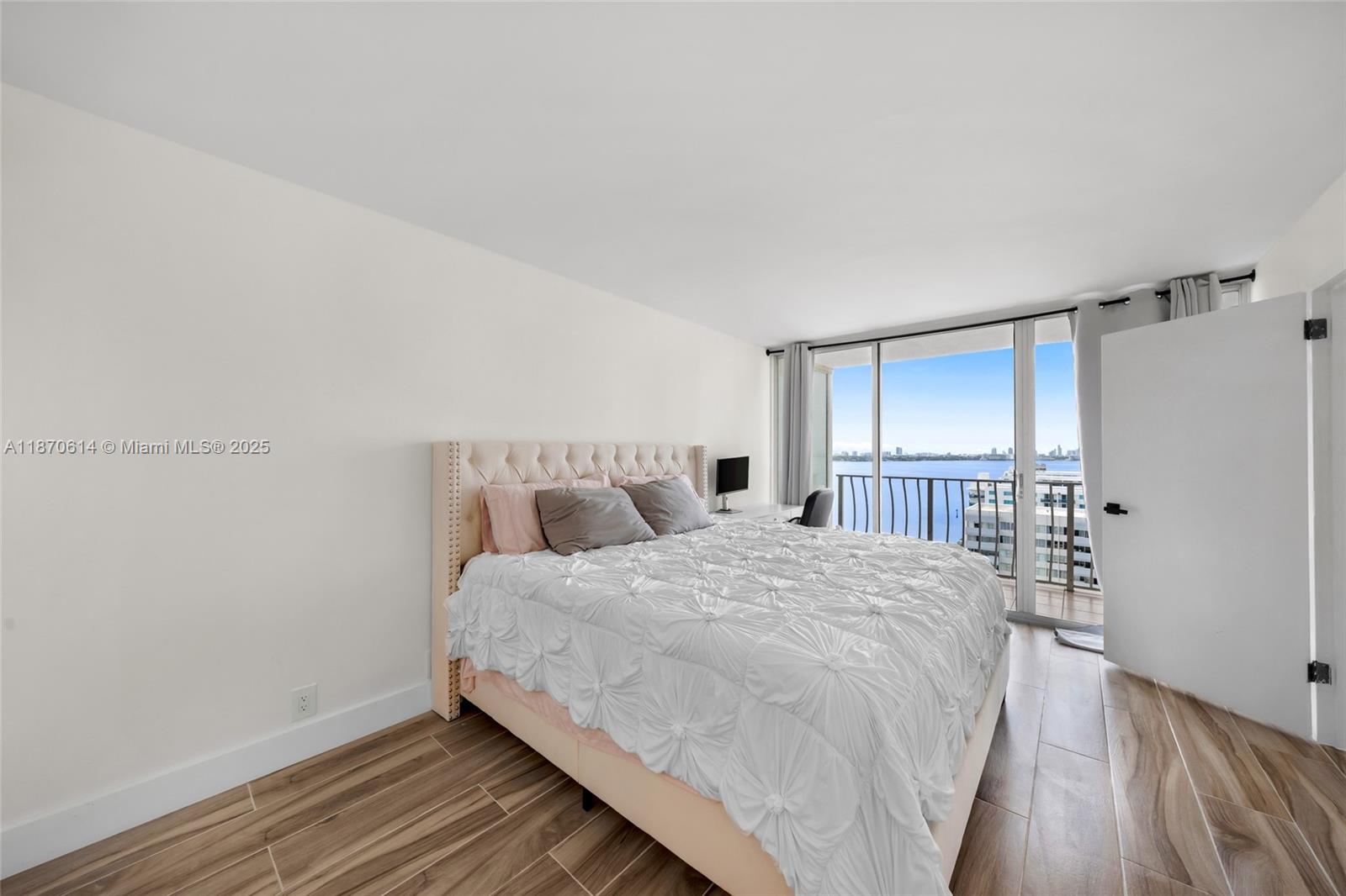 THE GRANDVIEW PALACE COND - Residential