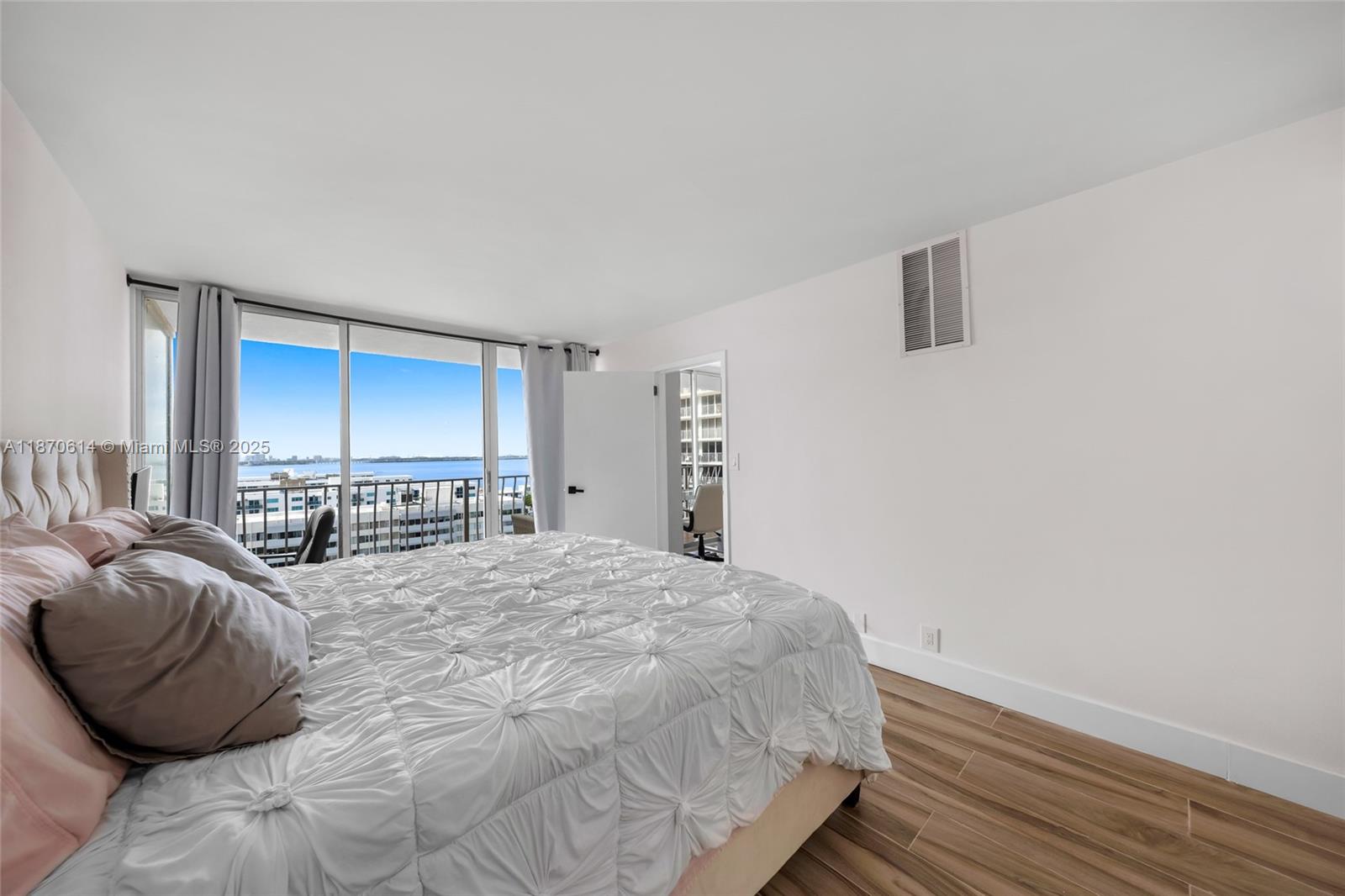 THE GRANDVIEW PALACE COND - Residential