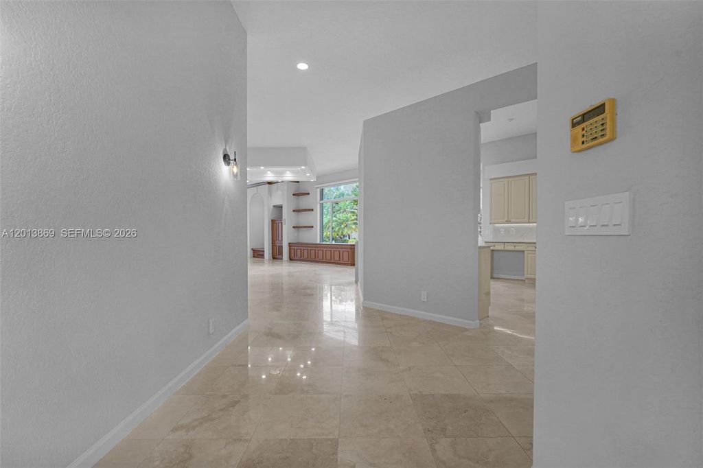 Photo of 2456 Bay Isle Ct, Weston, FL 33327 (MLS # A12013869)