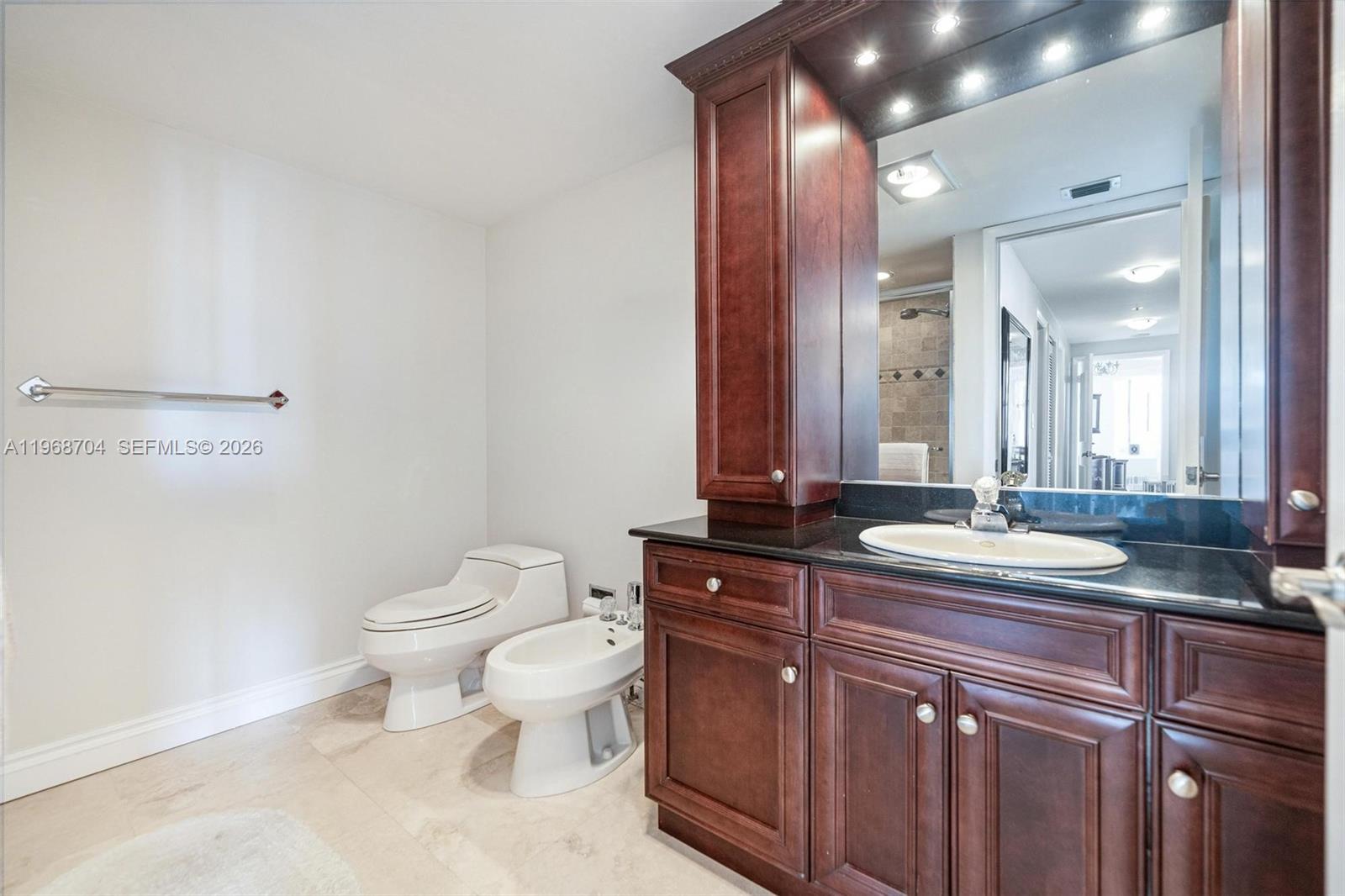 ANCHOR BAY CLUB CONDO - Residential