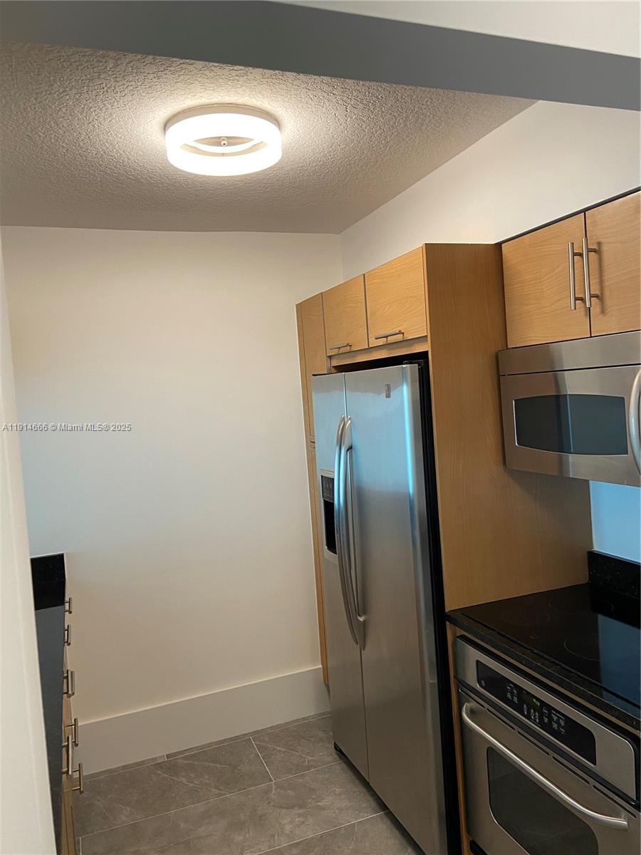 BRICKELL ON THE RIVER N T - Residential Lease