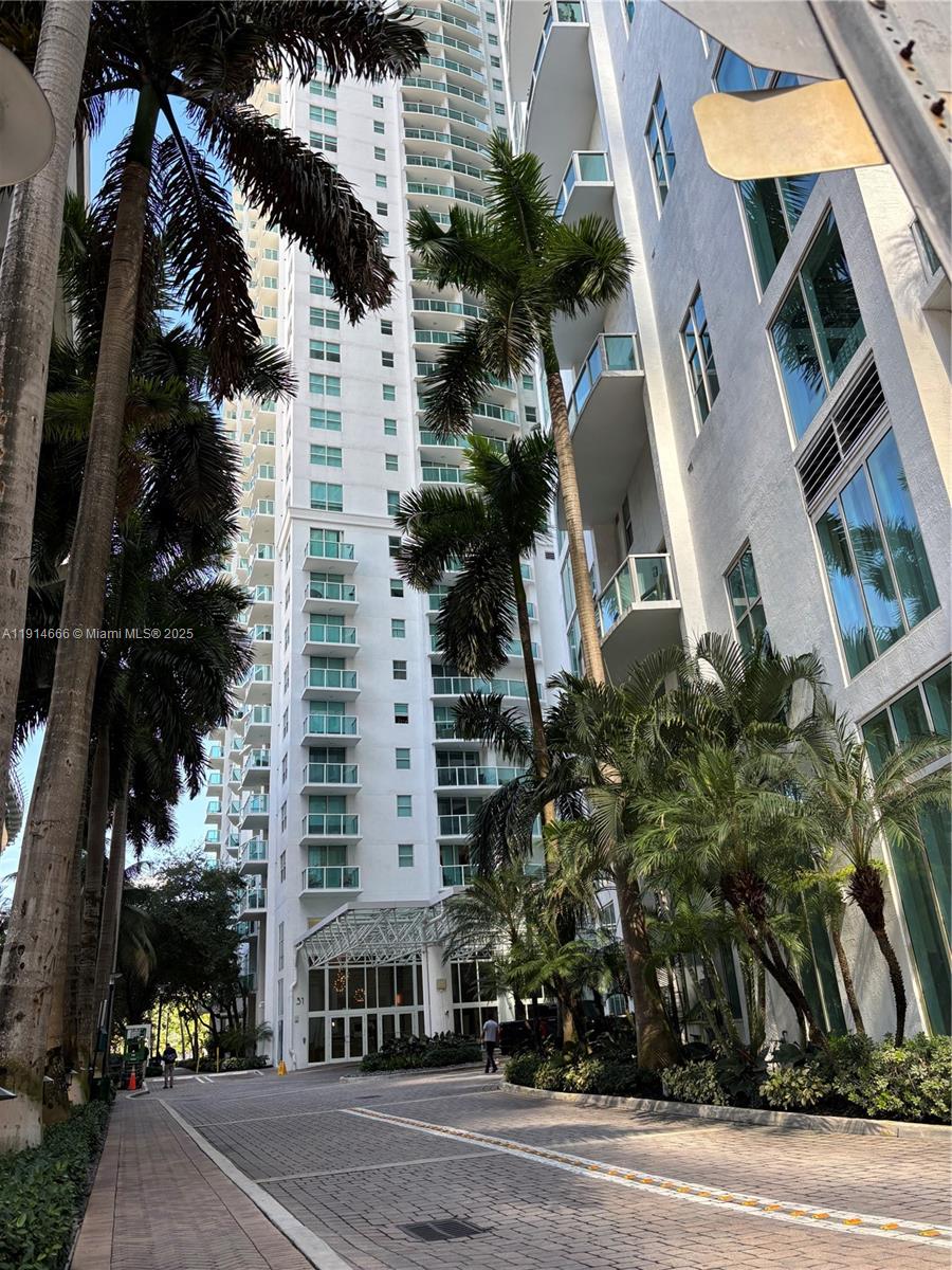 BRICKELL ON THE RIVER N T - Residential Lease