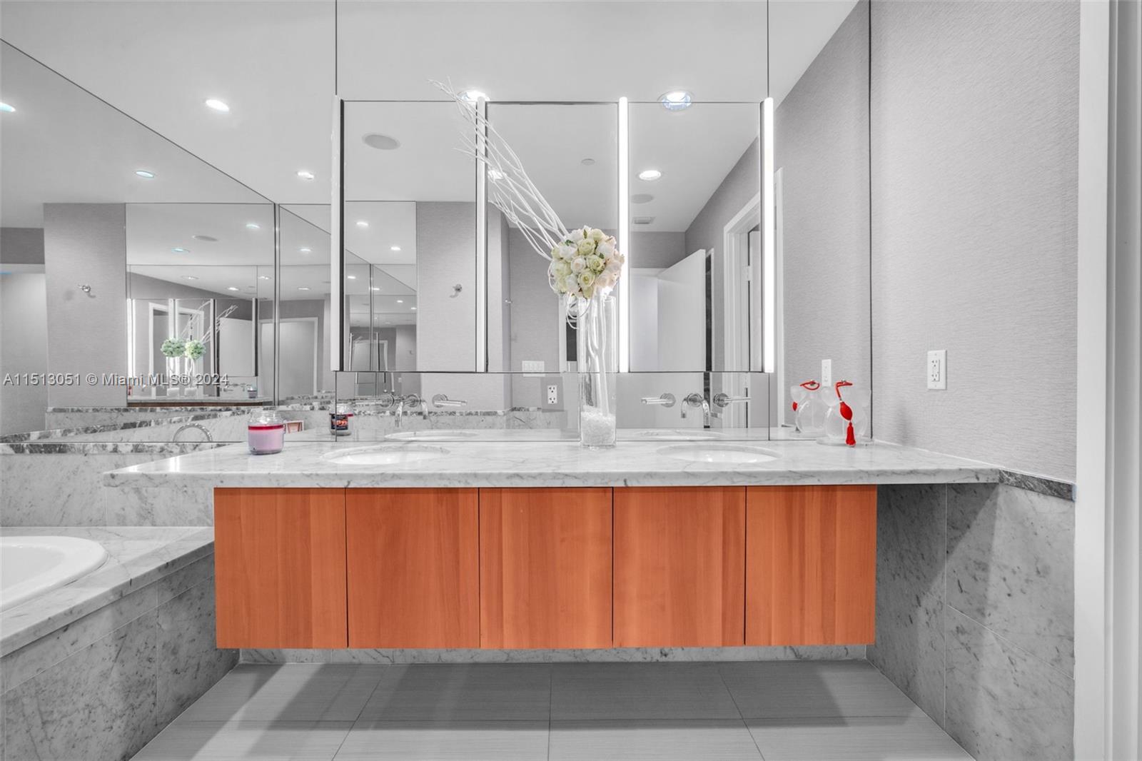 GORLIN AT AQUA CONDO - Residential