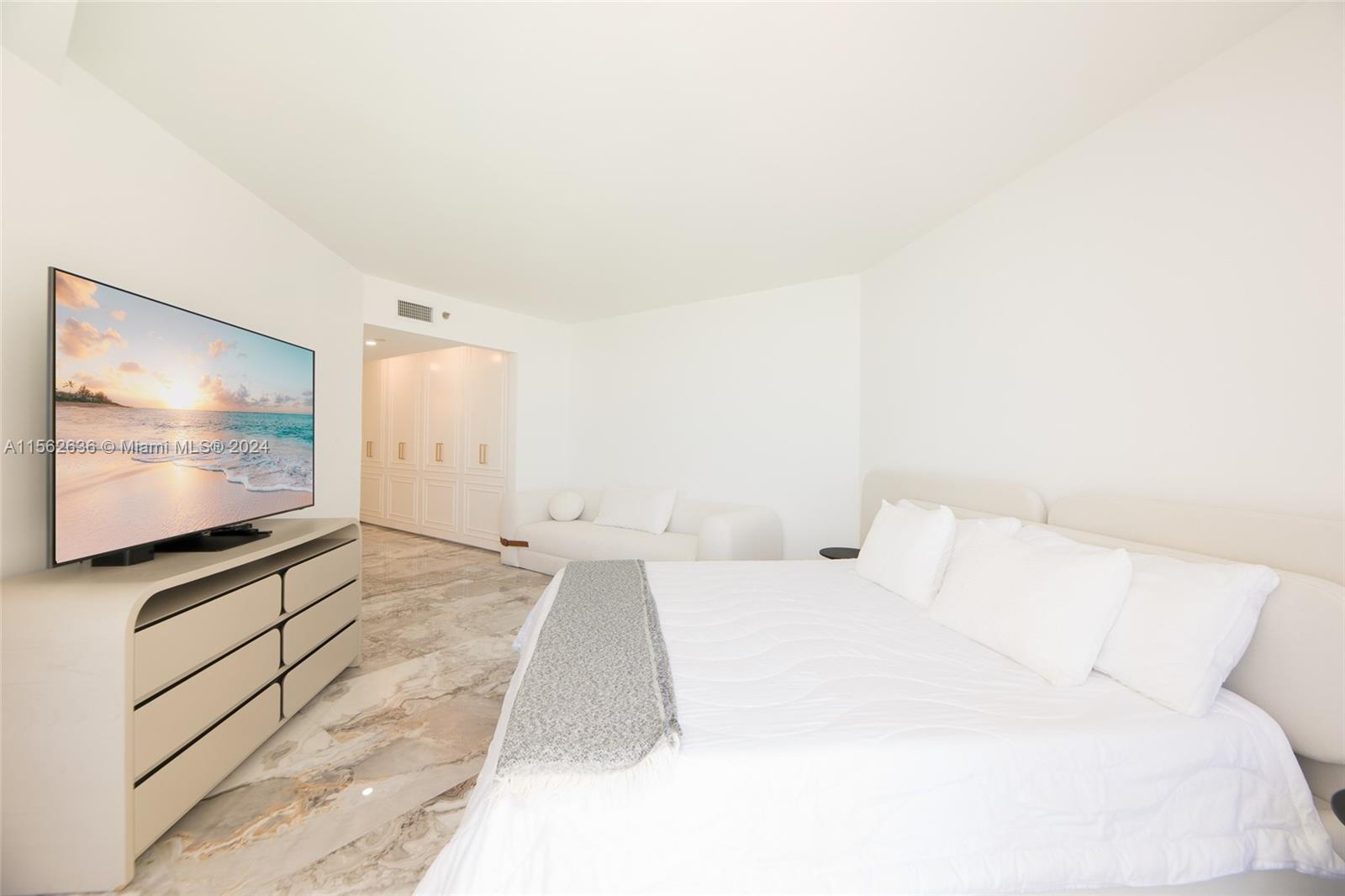 OCEANIA I CONDO - Residential