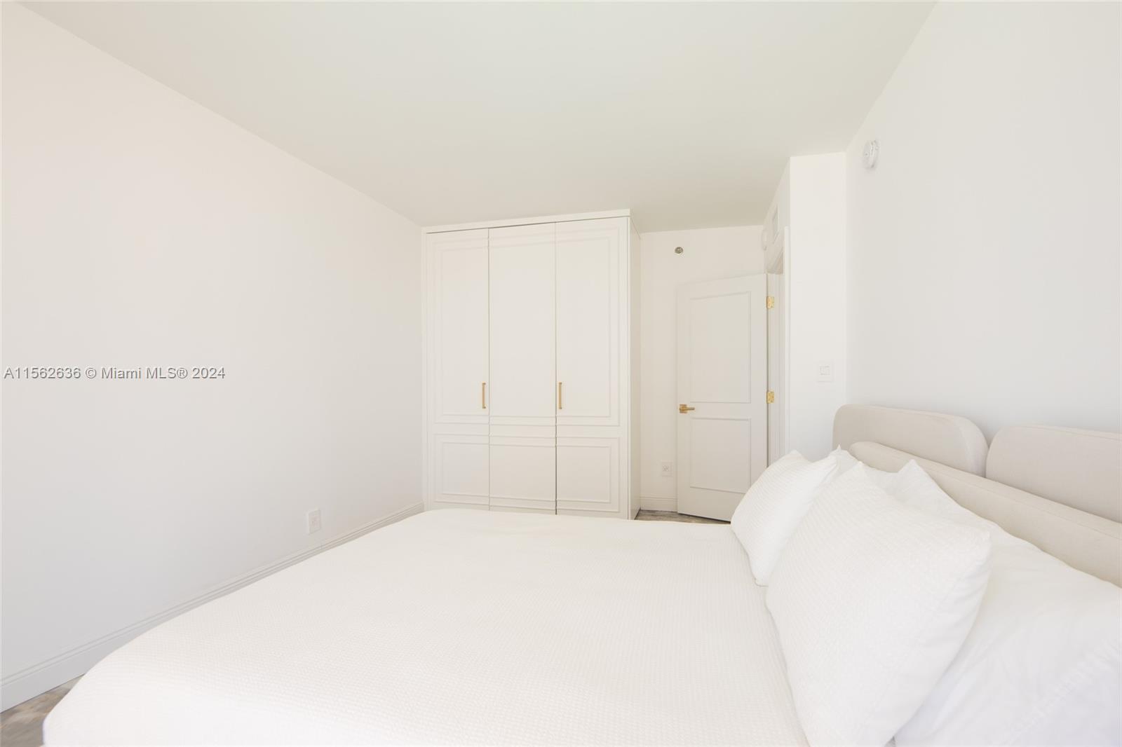 OCEANIA I CONDO - Residential