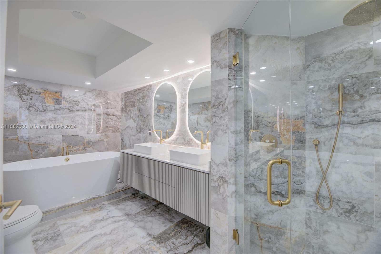 OCEANIA I CONDO - Residential