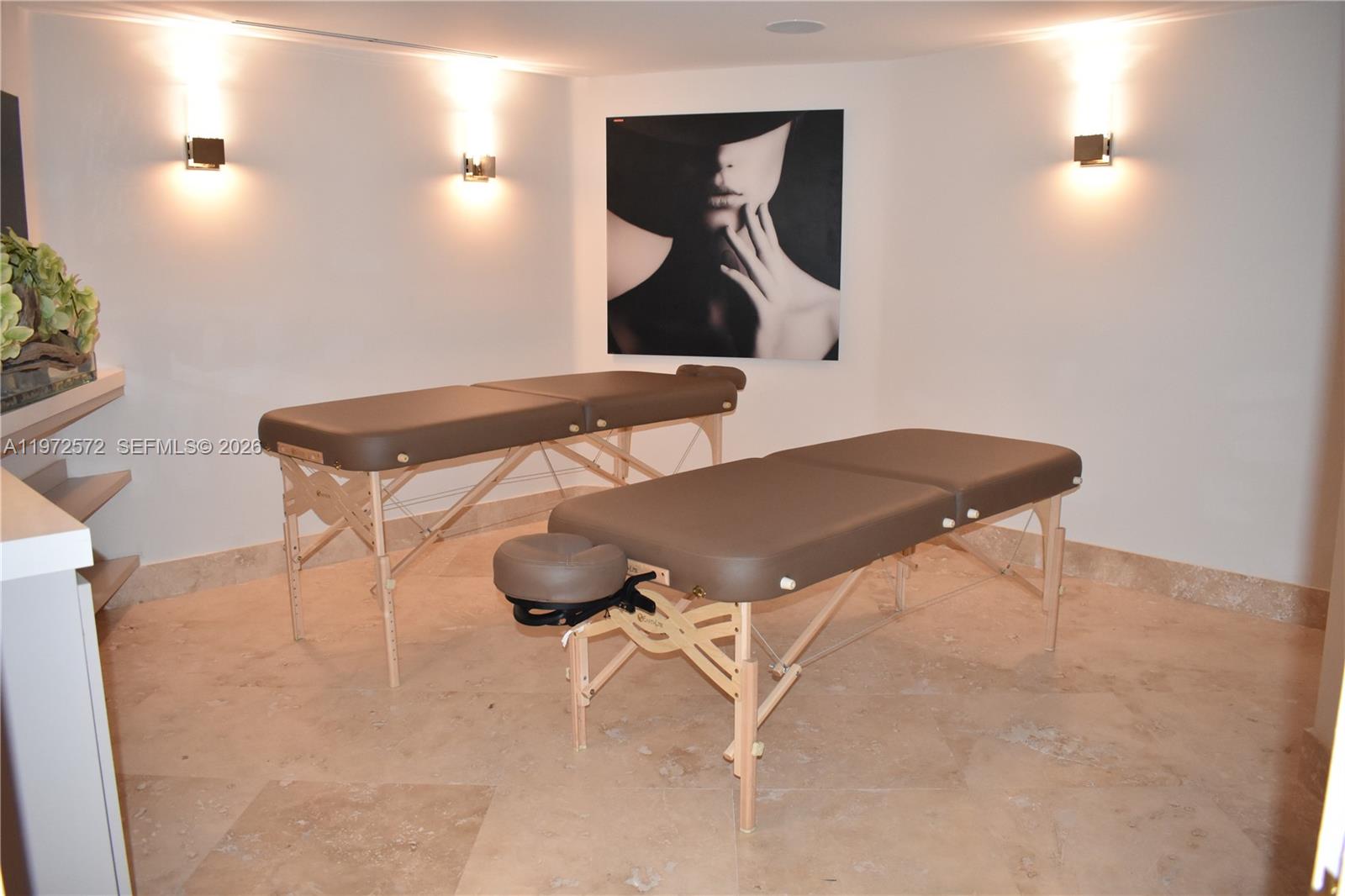 THE PINNACLE CONDO - Residential