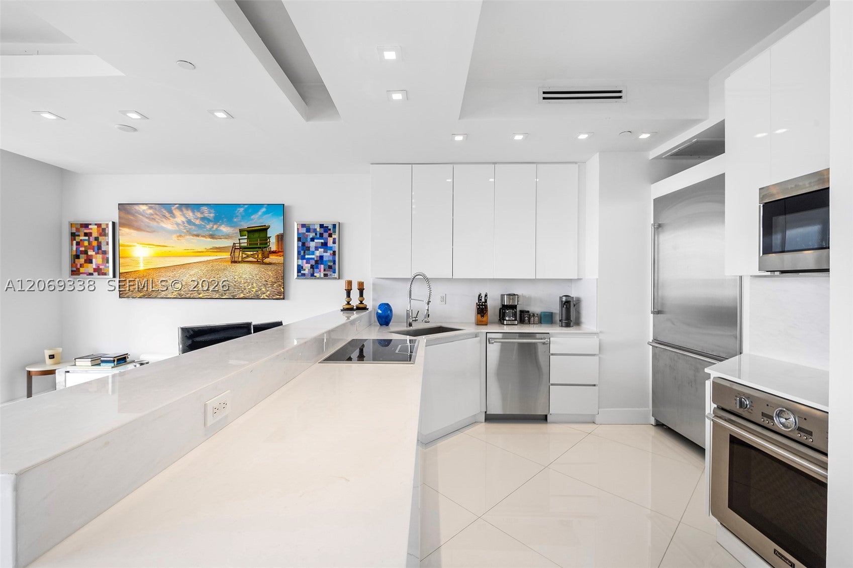 4779 Collins Ave PH4306