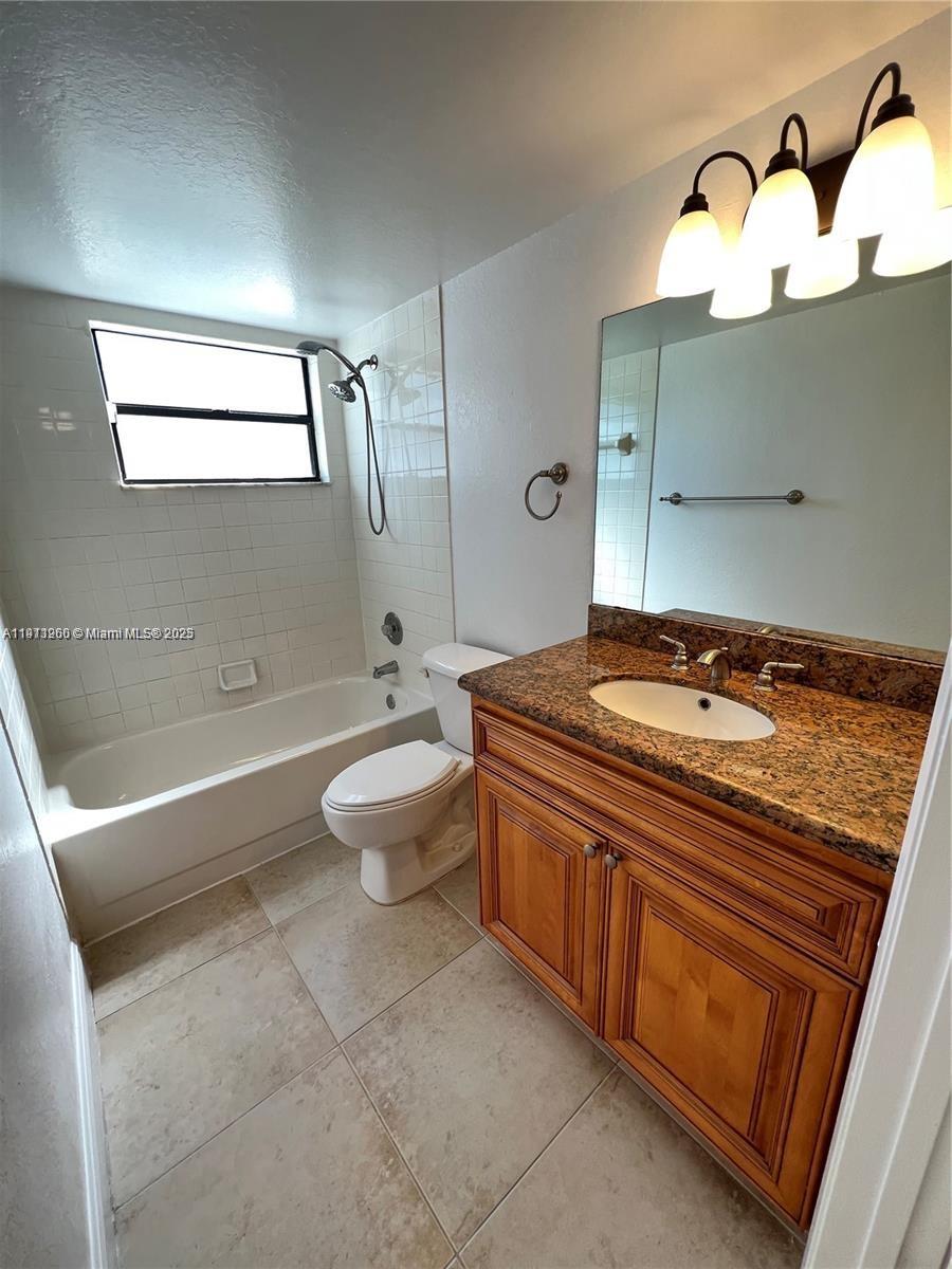 PALM BEACH PLACE CONDO - Residential Lease