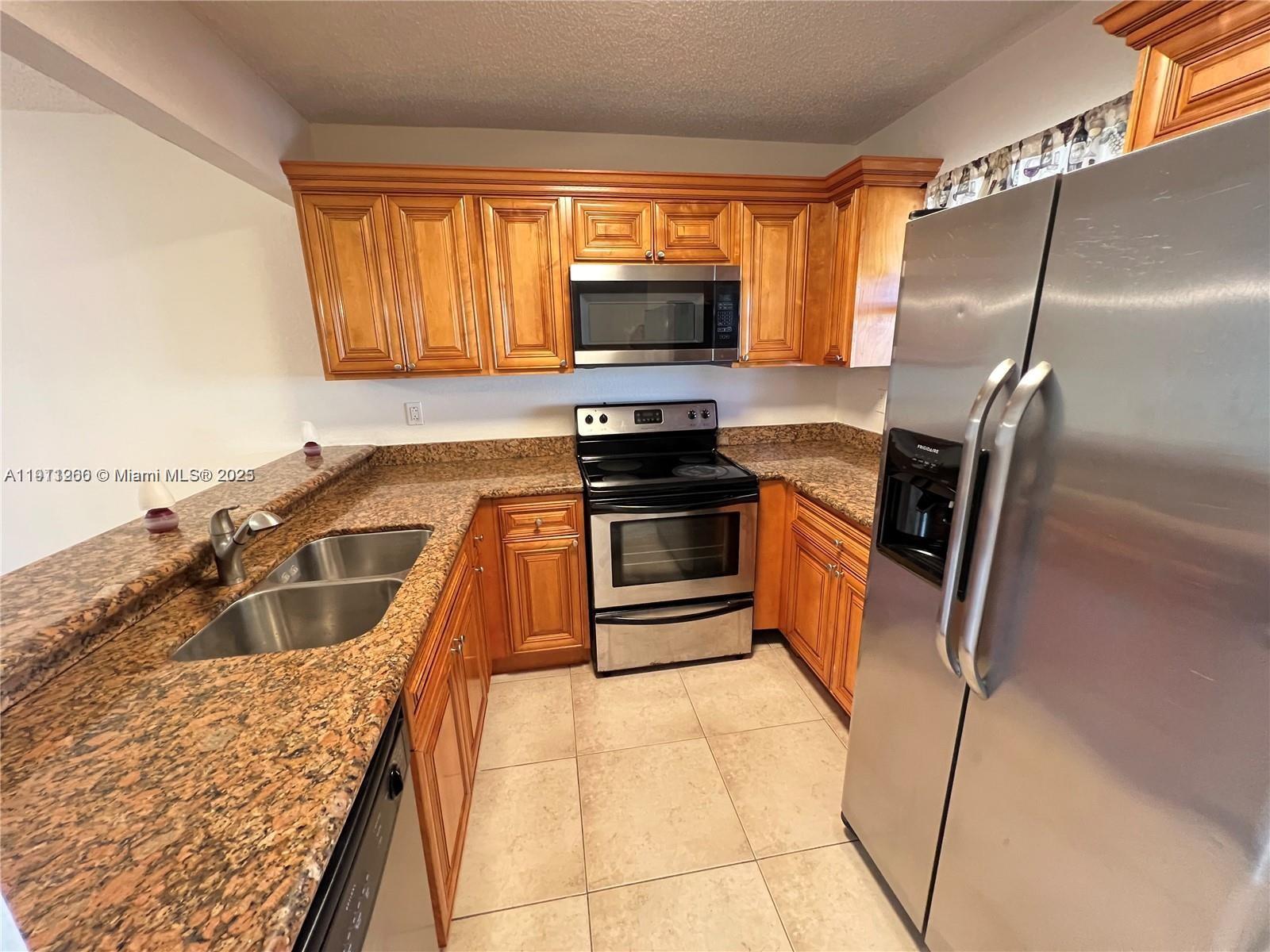 PALM BEACH PLACE CONDO - Residential Lease