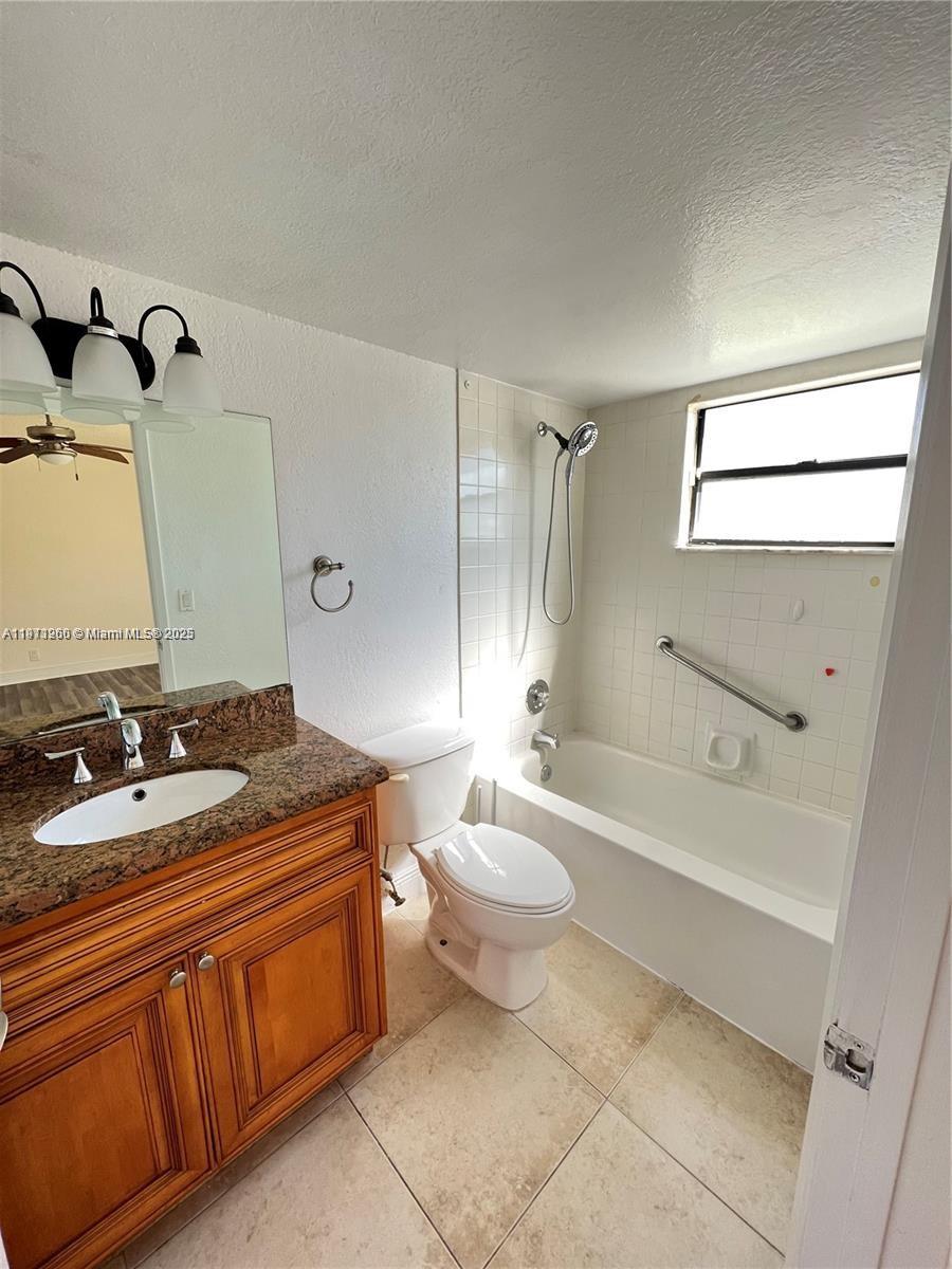 PALM BEACH PLACE CONDO - Residential Lease