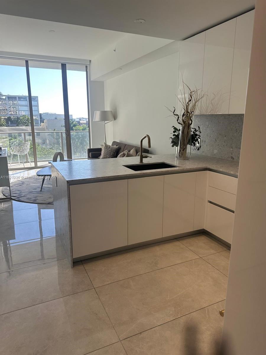 RHODES AMD NEW BISC - Residential