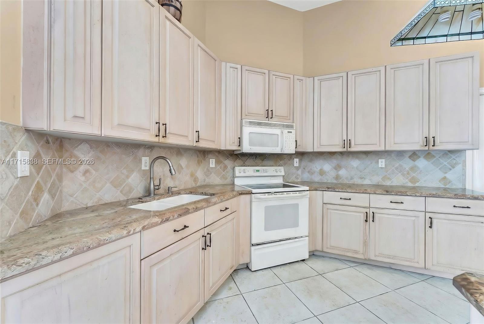 HIDDEN HAMMOCKS ESTATES - Residential