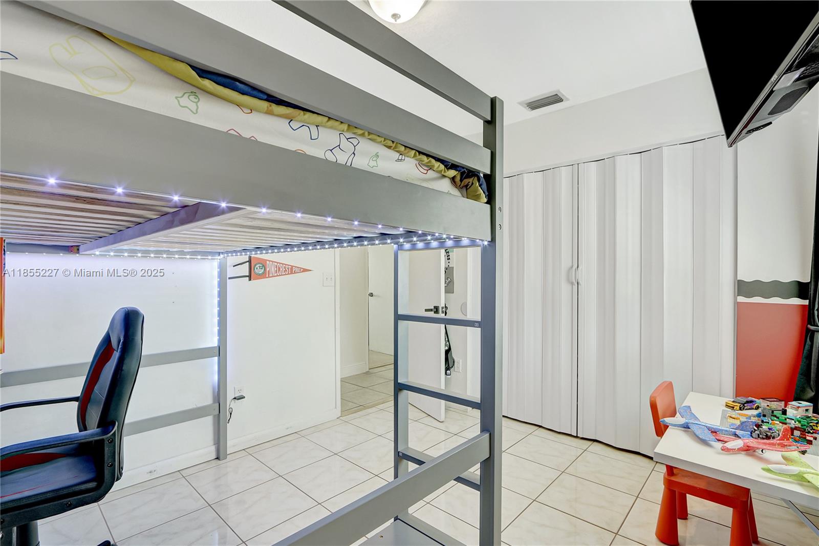 MEADOW WOOD MANOR SEC 5 - Residential