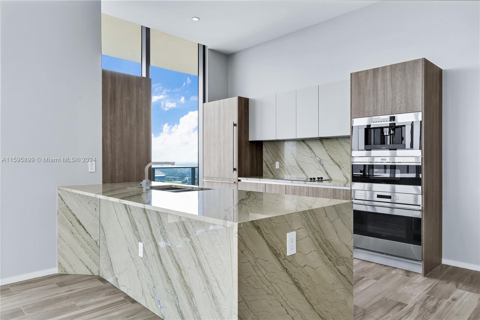 801 SMA RESIDENCES CONDO - Residential