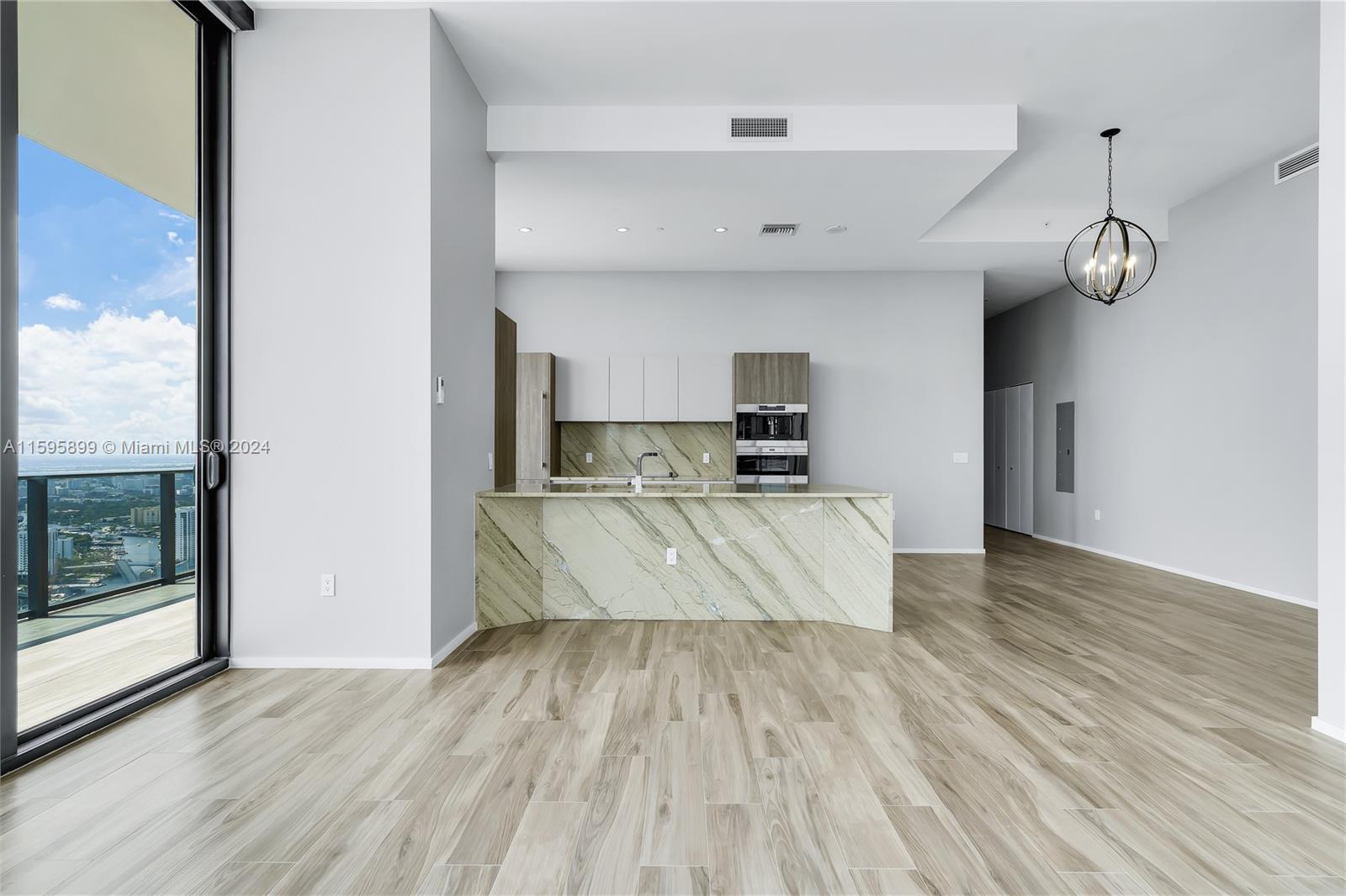 801 SMA RESIDENCES CONDO - Residential