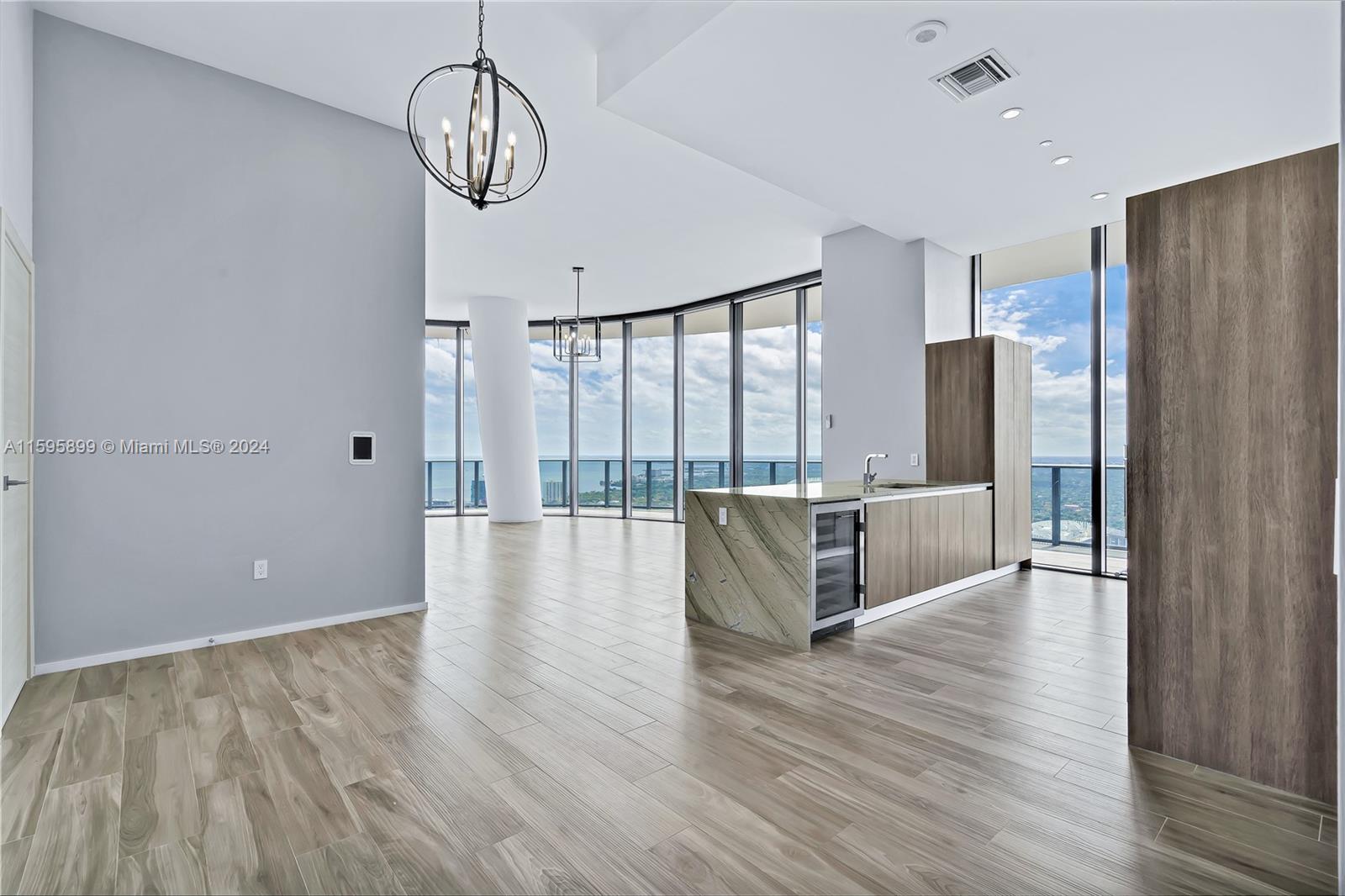 801 SMA RESIDENCES CONDO - Residential