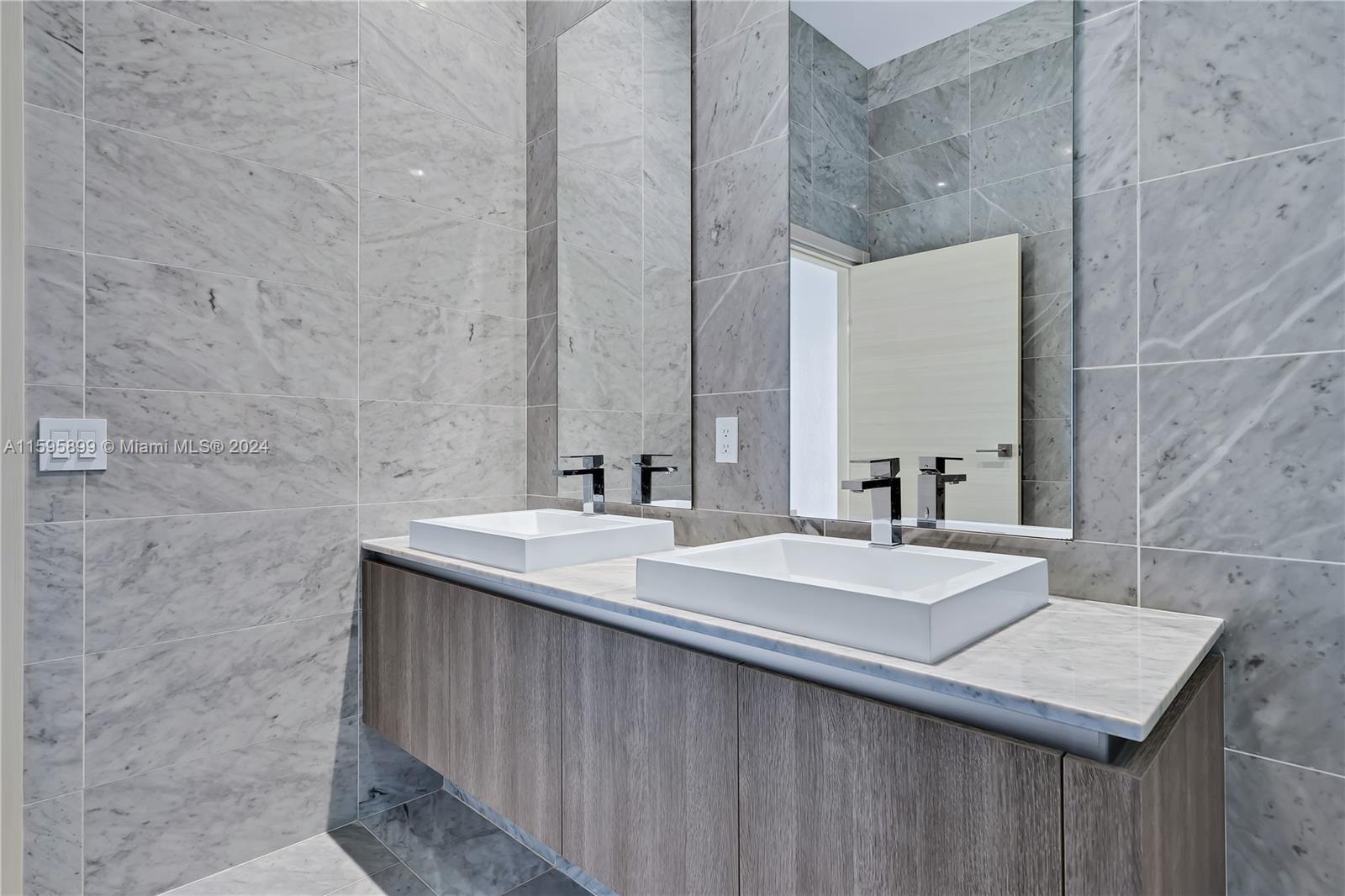 801 SMA RESIDENCES CONDO - Residential