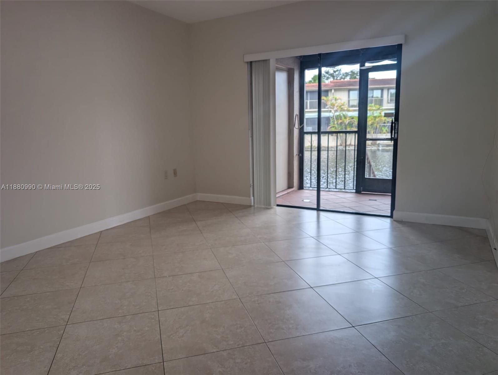 MIAMI LAKES - LAKE SANDRA - Residential Lease