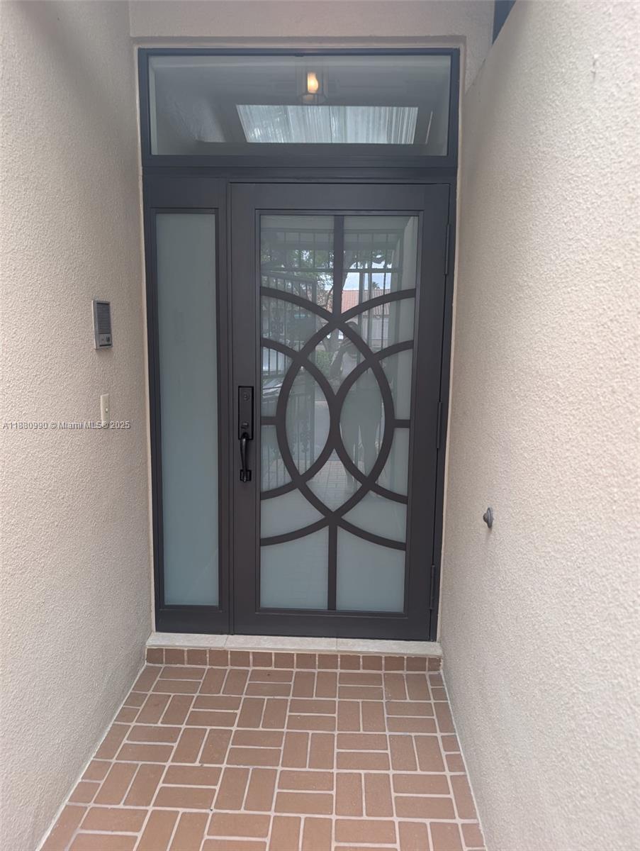 MIAMI LAKES - LAKE SANDRA - Residential Lease