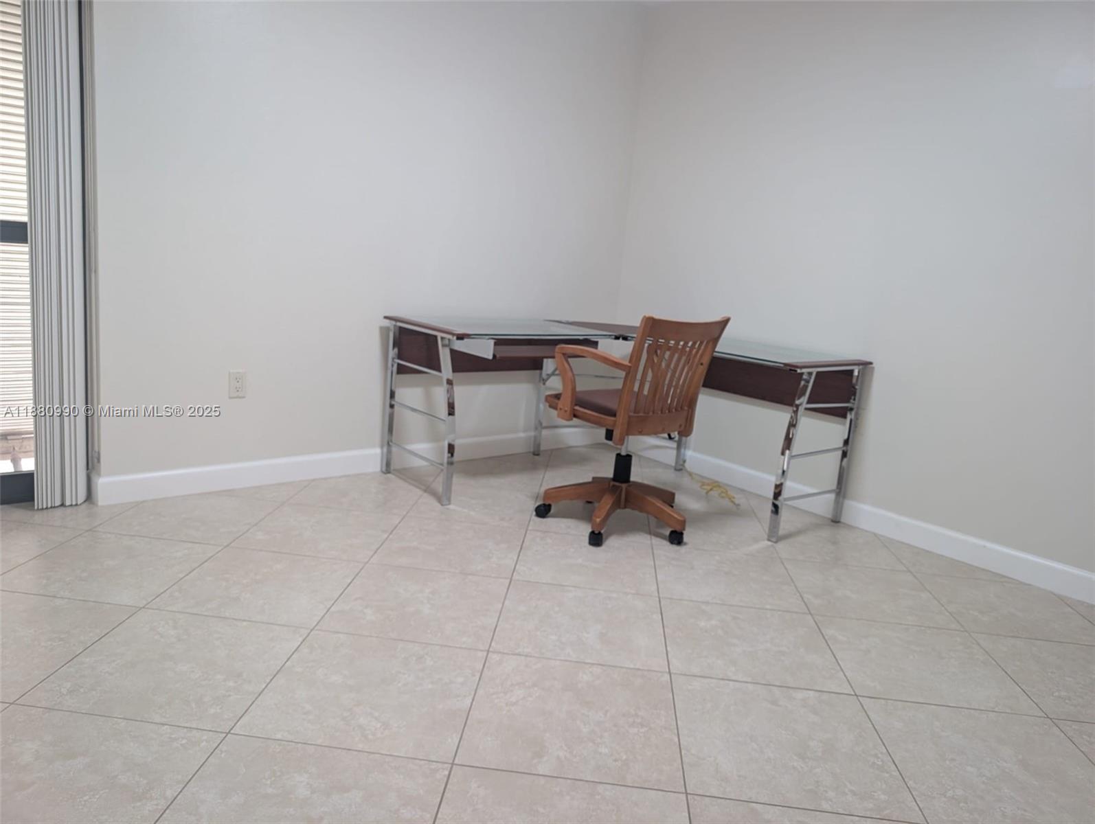 MIAMI LAKES - LAKE SANDRA - Residential Lease