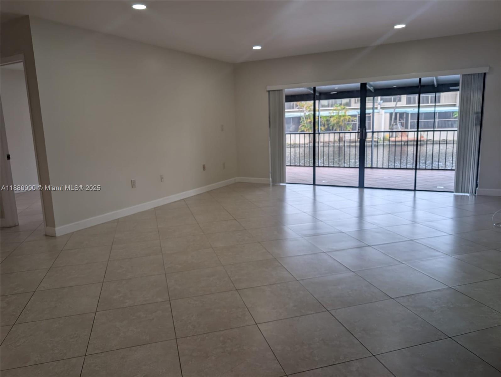 MIAMI LAKES - LAKE SANDRA - Residential Lease