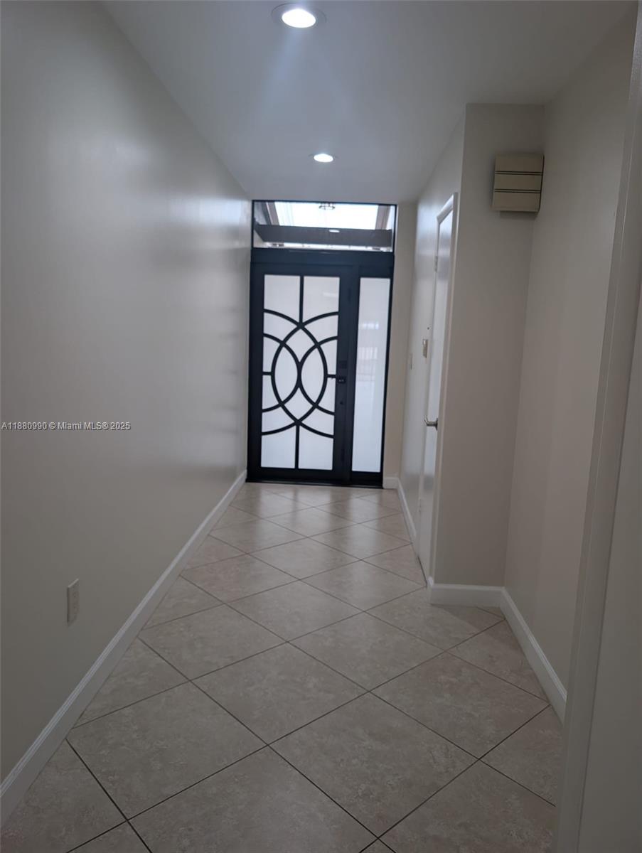 MIAMI LAKES - LAKE SANDRA - Residential Lease