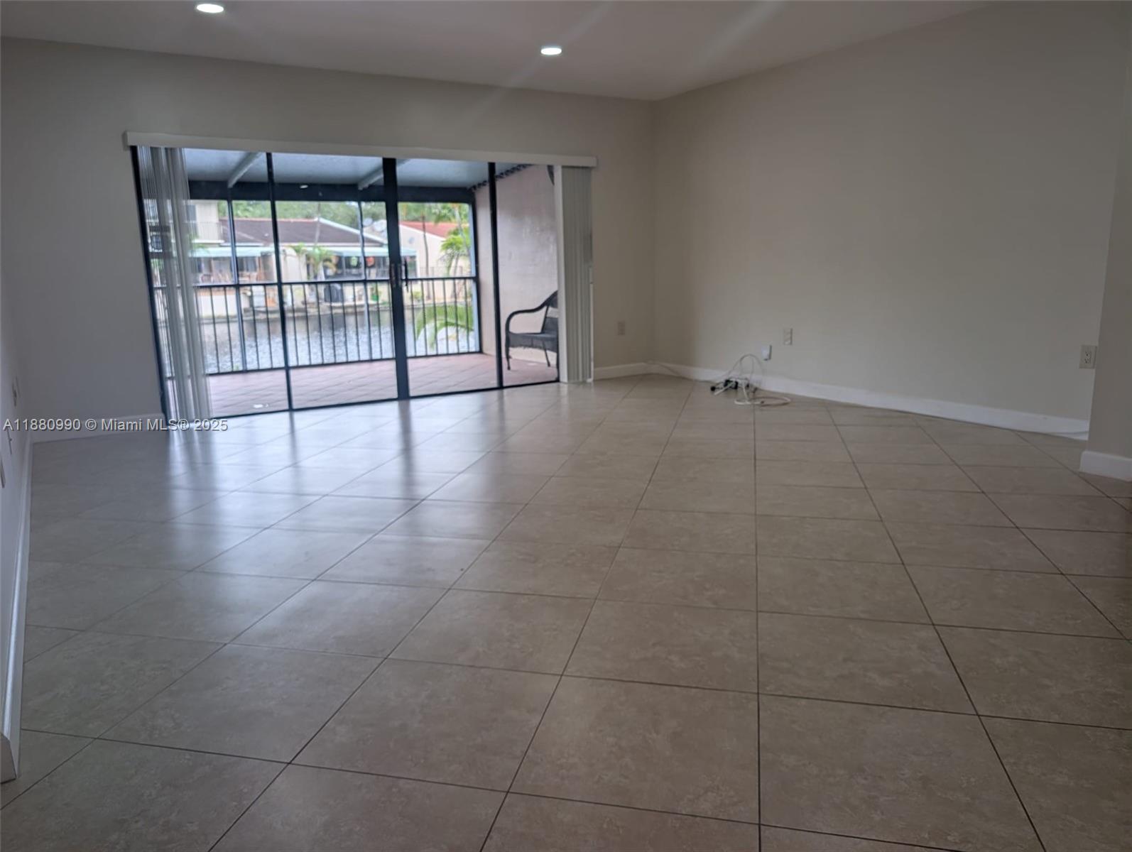 MIAMI LAKES - LAKE SANDRA - Residential Lease