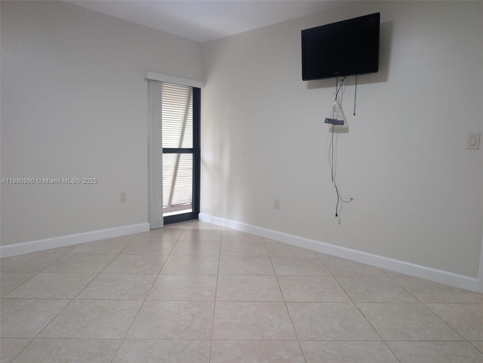 MIAMI LAKES - LAKE SANDRA - Residential Lease