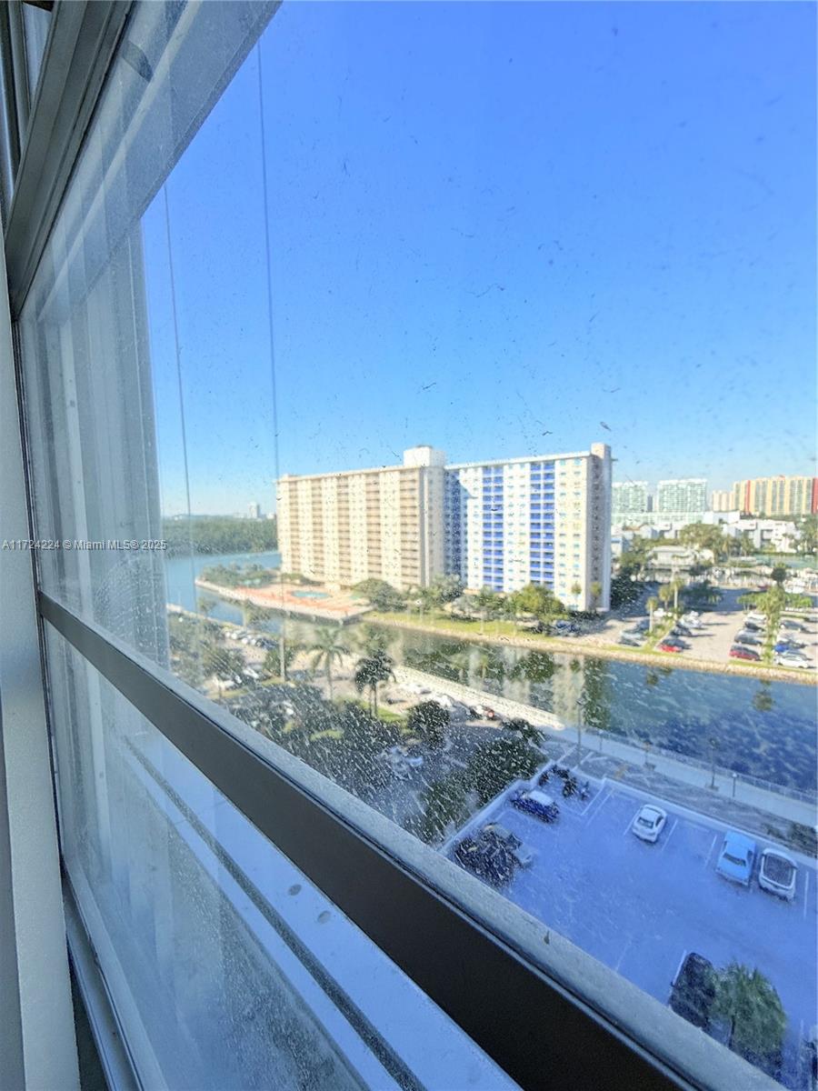 ARLEN HOUSE WEST CONDO - Residential