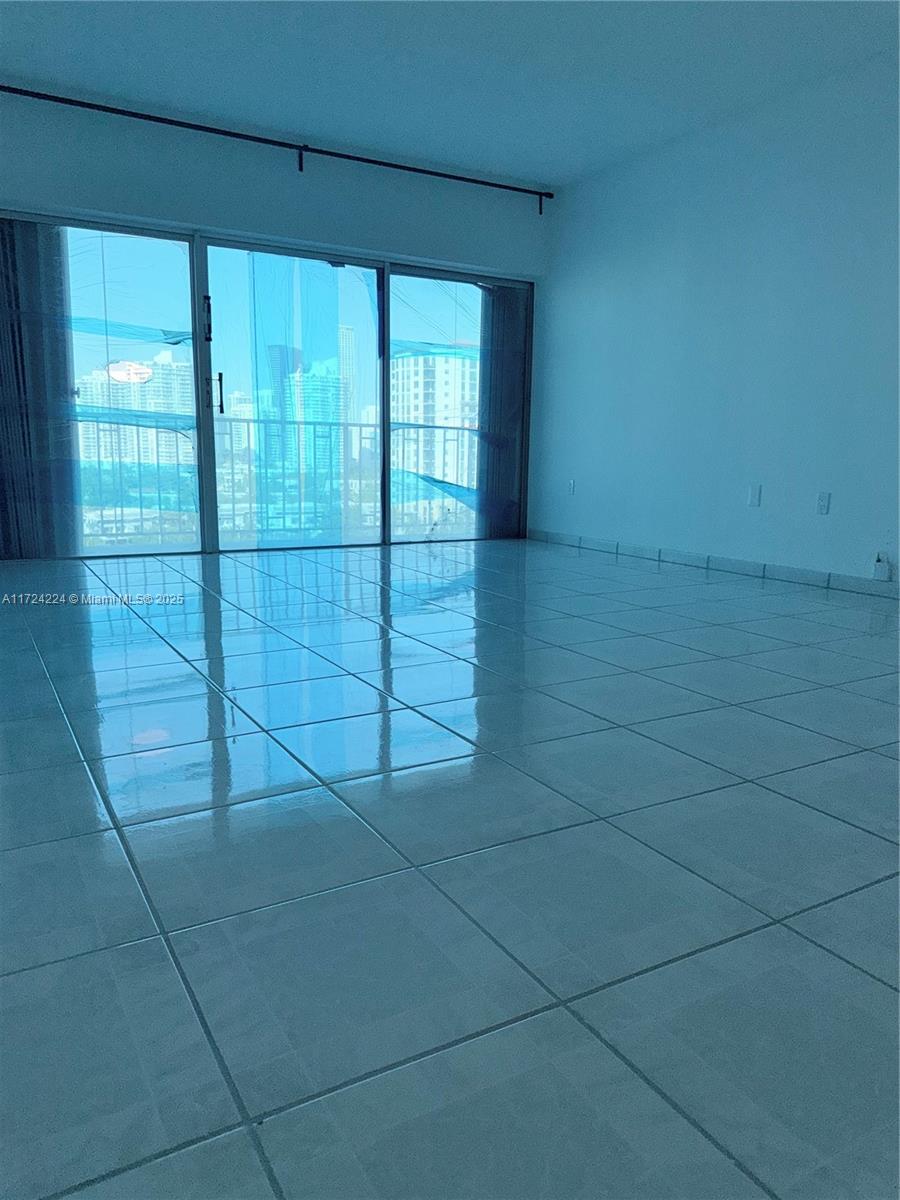 ARLEN HOUSE WEST CONDO - Residential