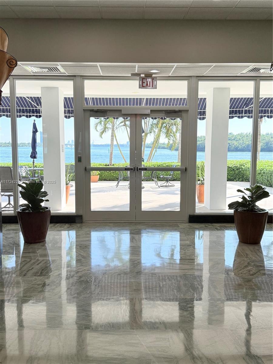 ARLEN HOUSE WEST CONDO - Residential