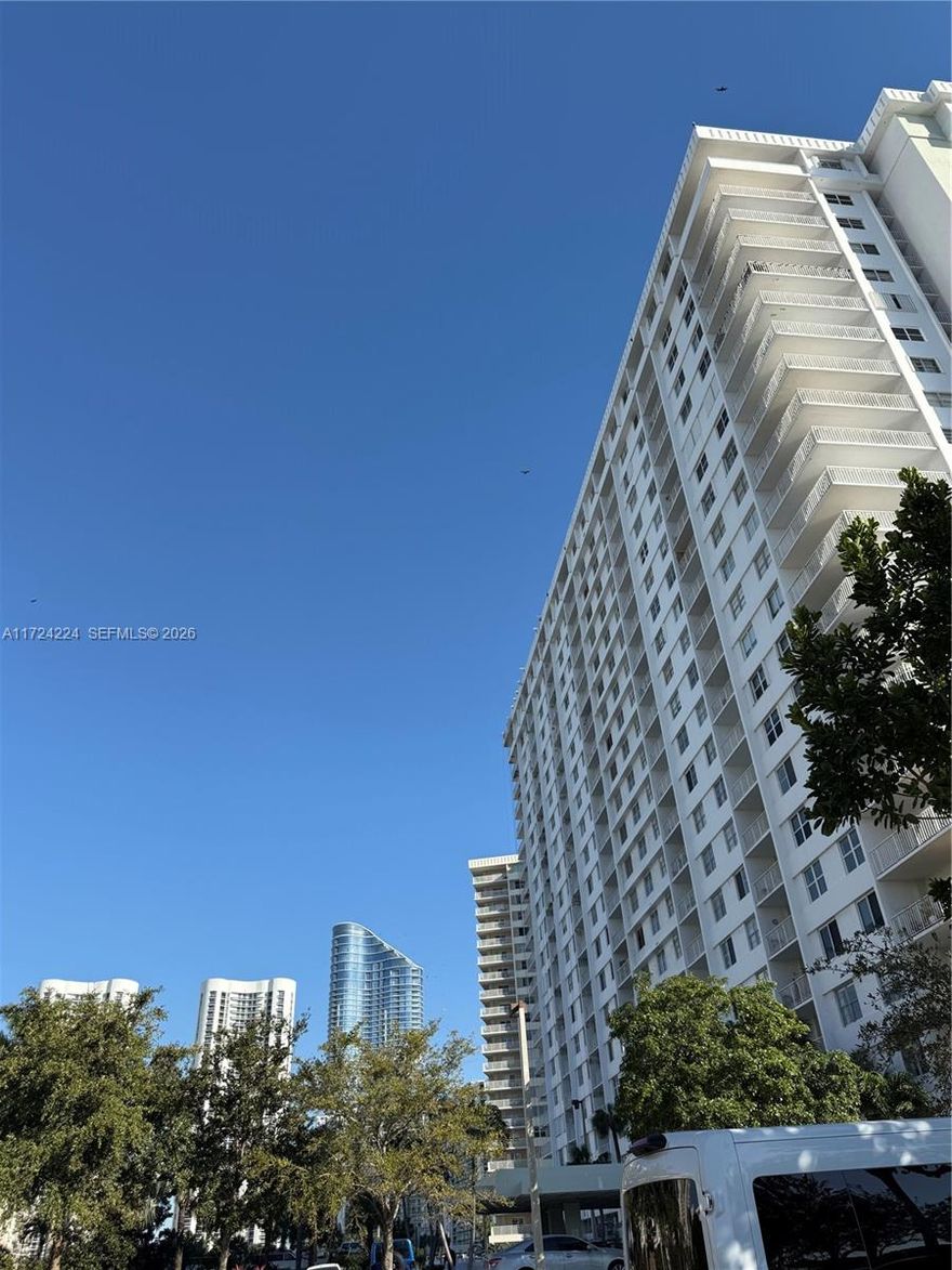 Beautiful and spacious 2-bedroom, 2-bath residence in the desirable Arlen House in Sunny Isles Beach. Filled with natural light and offering comfortable living spaces just steps from the beach. Prime location just minutes from Aventura Mall, fine dining, shopping, and entertainment. Full-service building with outstanding amenities including pool, tennis courts, gym, marina, and 24-hour security. Perfect as a primary residence or future investment. The current tenant’s lease expires on April 30. If purchased with the tenant in place, the new owner must honor the lease until its expiration. Per association rules, rentals are permitted after two years of ownership.