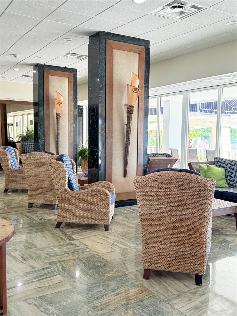 ARLEN HOUSE WEST CONDO - Residential