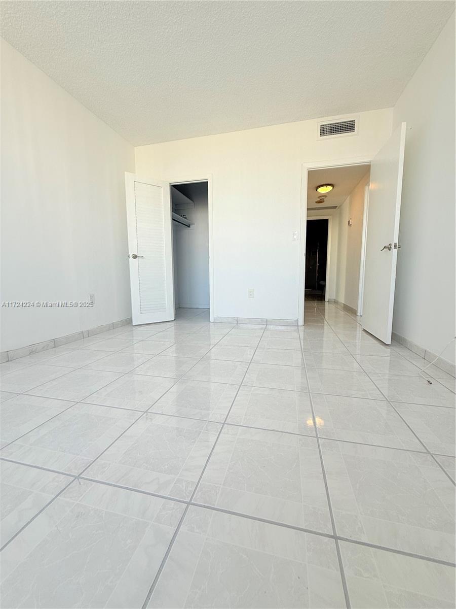 ARLEN HOUSE WEST CONDO - Residential